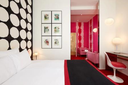 Hôtel du Petit Moulin, Haute Couture by Lacroix - 78