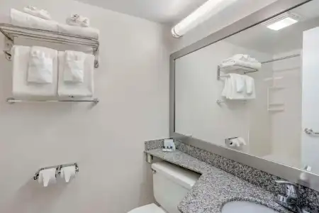 Quality Inn Enola - Harrisburg - 40