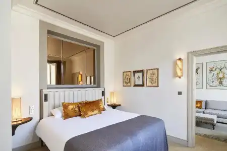 Hôtel de Montesquieu - 132