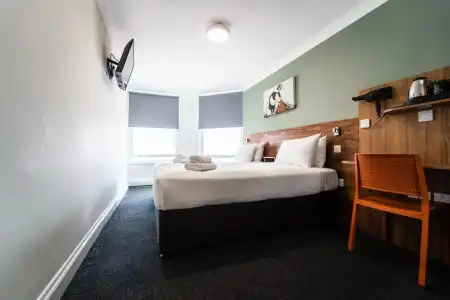 Chelsea Guest House - 6