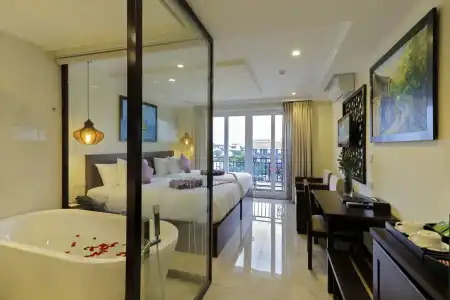 River Suites Hoi An - 61