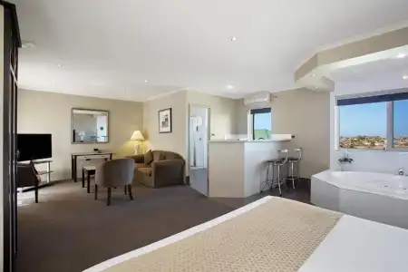 Comfort Inn On Raglan - 58