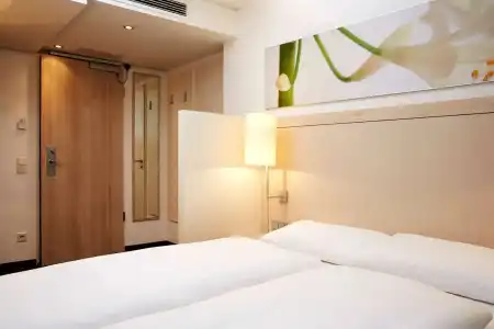 H+ München - 4