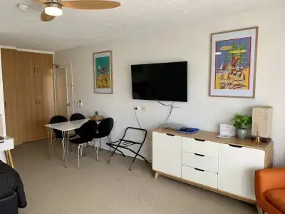 Outrigger Burleigh - 81