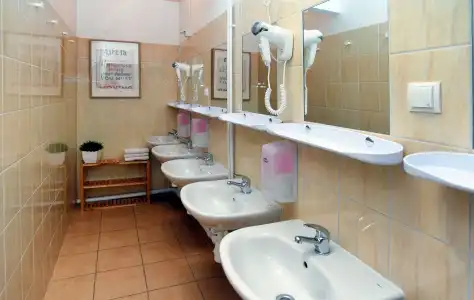 Warsaw Hostel Centrum Private Rooms & Dorms - 9