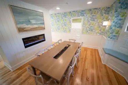 Town & Tide Inn - 6