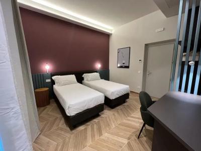 RossoVino Milano Boutique - 2