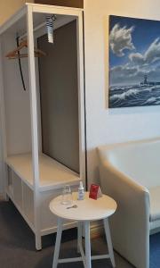 Schollers Restaurant & - 44