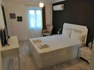 Elda Alacati - 1