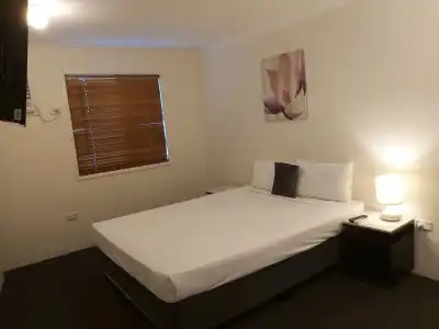 The Cosmopolitan Motel and Serviced Apartments - 6