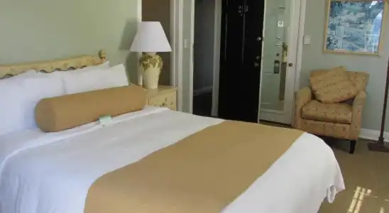 Colonial Terrace Inn by the Sea - 3