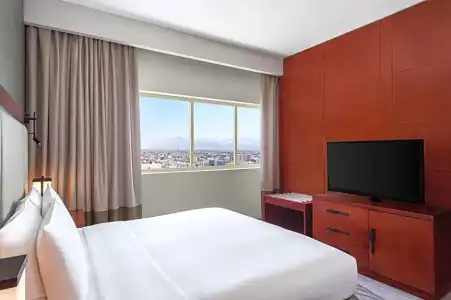 DoubleTree by Hilton - 70
