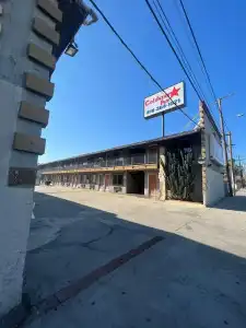 Goldstar Inn - 8