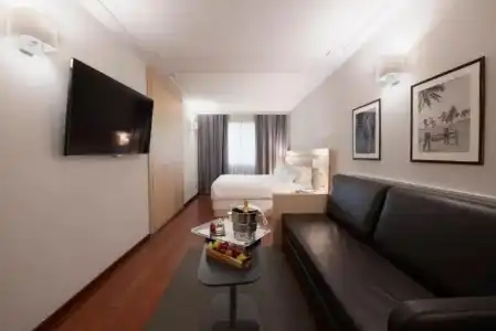 Suites Plaza & Wellness - 48