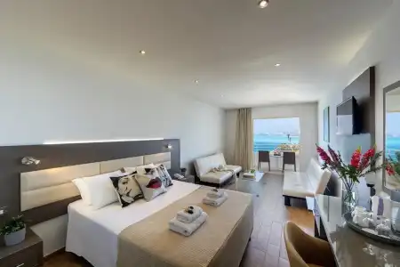 Queens Bay - 104
