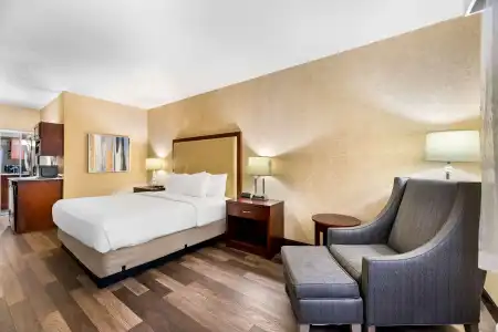 Best Western Plus Abbey Inn - 5