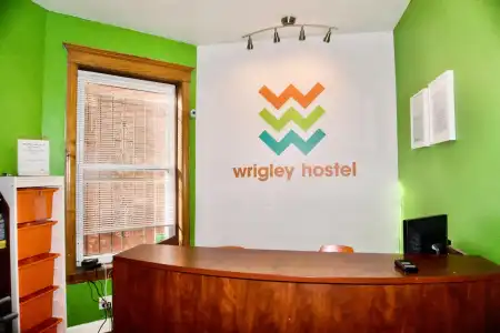 Wrigley Hostel - 14