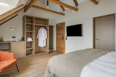 Bryggjan Boutique - 27