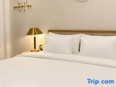 Phuong Mai - 35