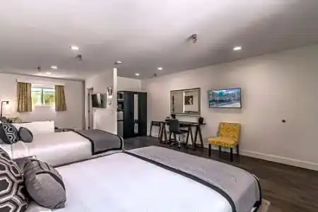 Hospitality Suite Resort - 39
