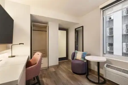 DoubleTree by Hilton New York Midtown Fifth Ave - 36