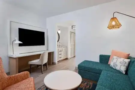 DoubleTree Suites by Hilton Naples - 45