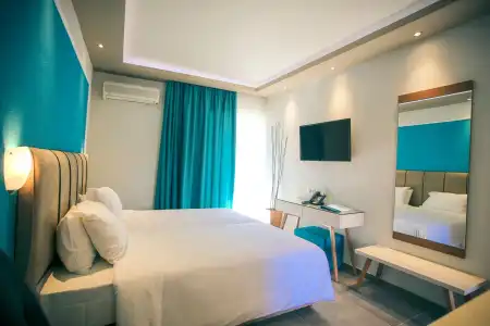 Royal and Suites - 73
