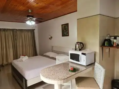 La Modestie Guest House - 20