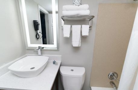 Seashire Inn & Suites - 64