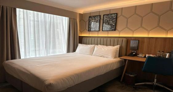 London Chigwell Prince Regent, BW Signature Collection - 5