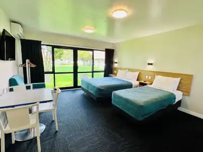 Airport Gold Star Motel - 16