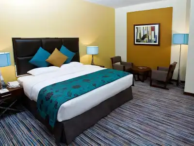 Phoenix Plaza Apartments - 23