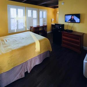 Van Ness Inn - 29