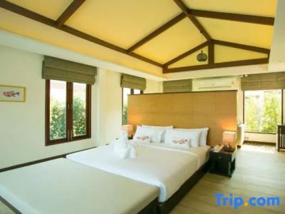 Triple Tree Beach Resort - 38