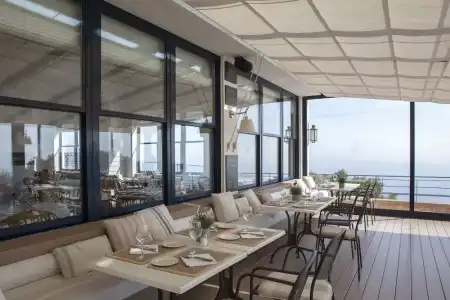 El Far Restaurant - 15