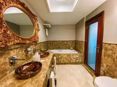 DoubleTree by Hilton Van - 10
