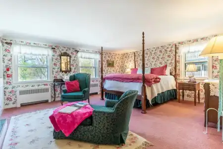 Wilburton Inn - 242