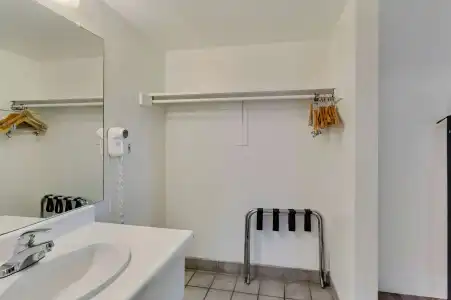 Motel 6 Tucson, AZ - East Williams Center - 9