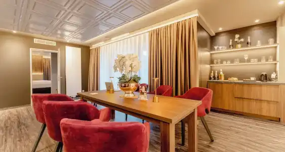 PLAZA Premium - 161