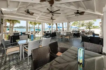 DreamView Beachfront & Resort - 29
