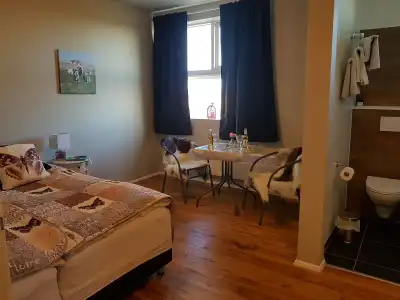 Skálatjörn Guesthouse - 1