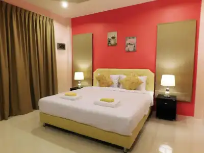 Phuket Sirinapha Resort - 1