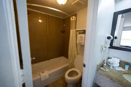 Ocean Breeze Inn - 28