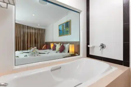 The View Rawada Phuket - 11