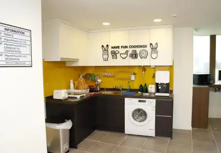 24 Guesthouse Sinchon Avenue - 11