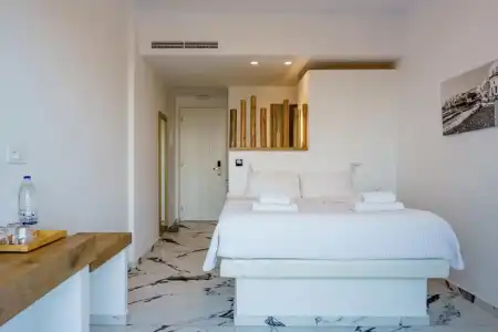 Bianco a Nero Mykonos - 1