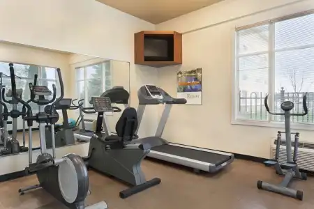 Days Inn by Wyndham Ottawa Airport - 9