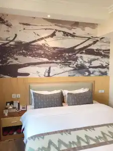 St. Moritz Business - 28