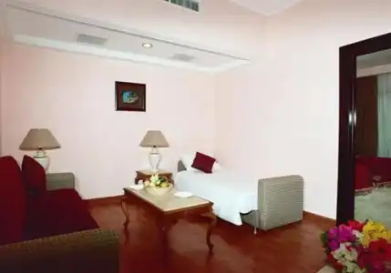 Golden 5 Sapphire Suites - 5