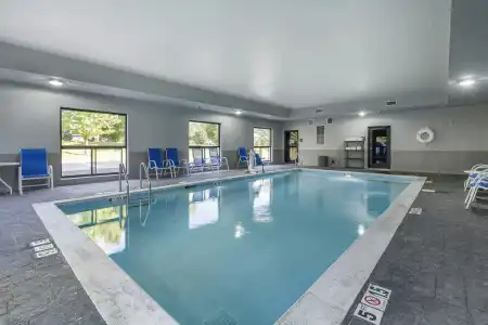 Hampton Inn & Suites Louisville East - 24
